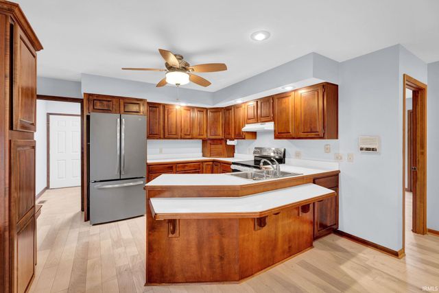 8211 Yorkridge Drive, Newburgh, IN 47630