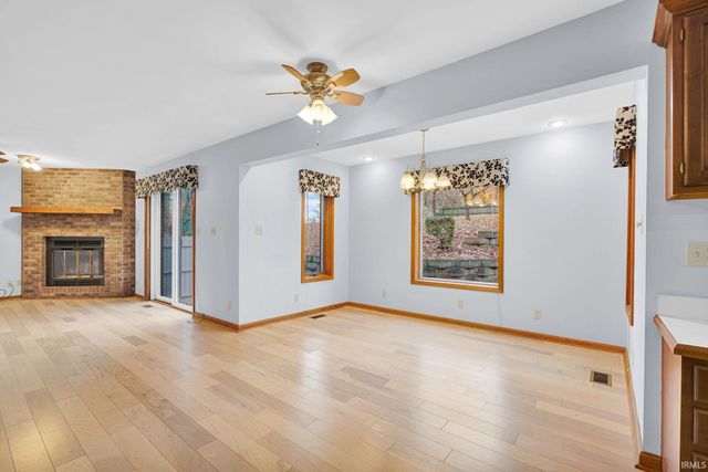 8211 Yorkridge Drive, Newburgh, IN 47630