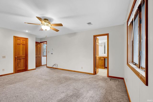 8211 Yorkridge Drive, Newburgh, IN 47630