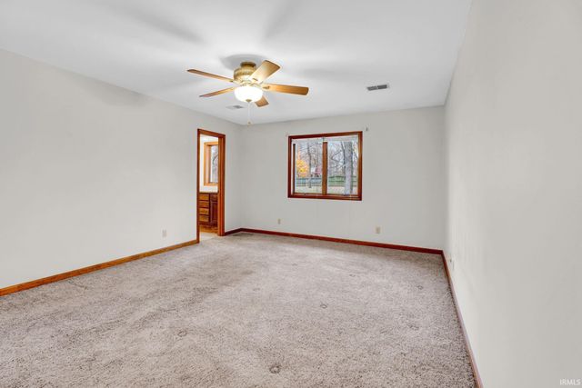 8211 Yorkridge Drive, Newburgh, IN 47630