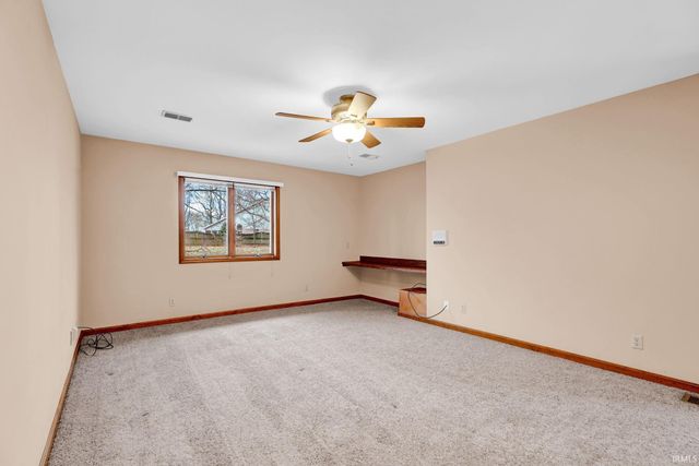 8211 Yorkridge Drive, Newburgh, IN 47630