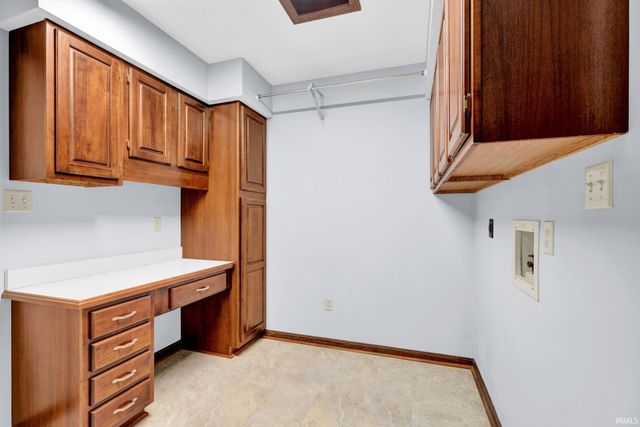 8211 Yorkridge Drive, Newburgh, IN 47630