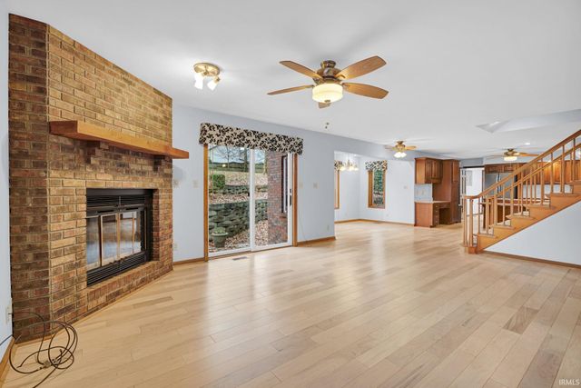 8211 Yorkridge Drive, Newburgh, IN 47630