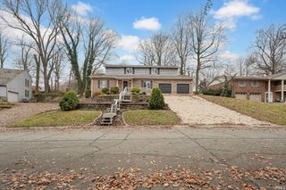 8211 Yorkridge Drive, Newburgh, IN 47630