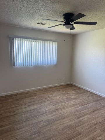 2215 N Mayfair Drive, Hanford, CA 93230