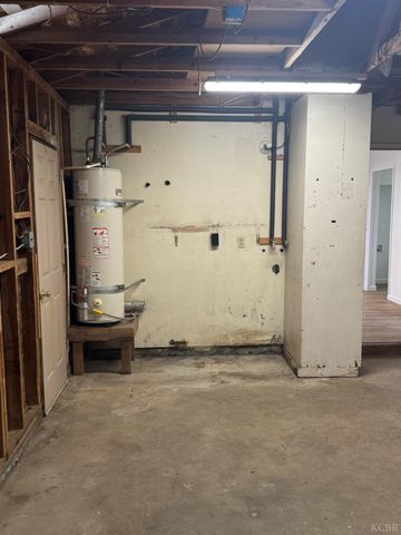 2215 N Mayfair Drive, Hanford, CA 93230