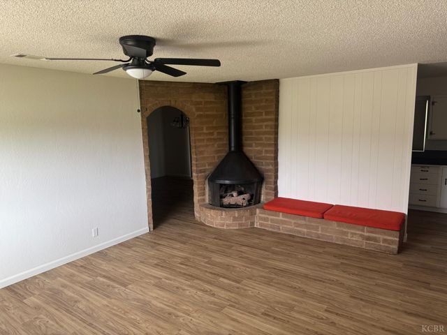 2215 N Mayfair Drive, Hanford, CA 93230