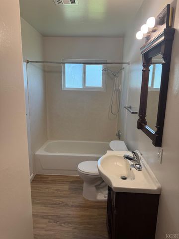 2215 N Mayfair Drive, Hanford, CA 93230