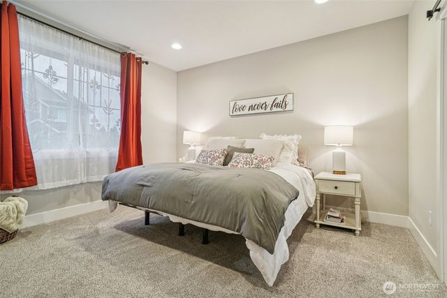 176 Love Drive, Enumclaw, WA 98022