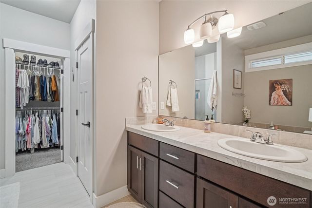 176 Love Drive, Enumclaw, WA 98022