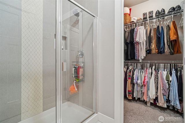 176 Love Drive, Enumclaw, WA 98022