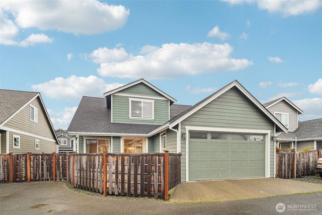 176 Love Drive, Enumclaw, WA 98022