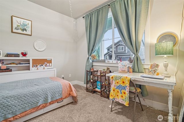 176 Love Drive, Enumclaw, WA 98022