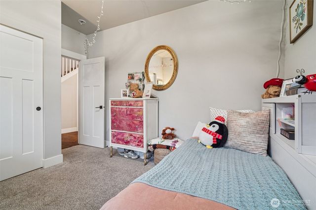 176 Love Drive, Enumclaw, WA 98022