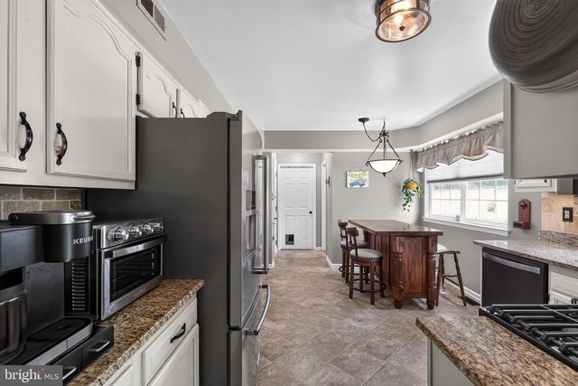 381 BRYN MAWR DR, Williamstown, NJ 08094