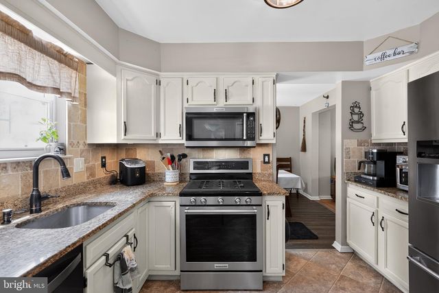 381 BRYN MAWR DR, Williamstown, NJ 08094