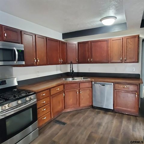 411 W 22 Avenue, Bellevue, NE 68005