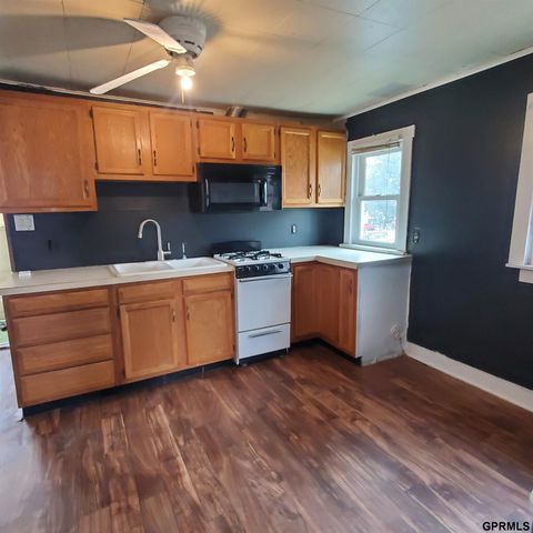 411 W 22 Avenue, Bellevue, NE 68005