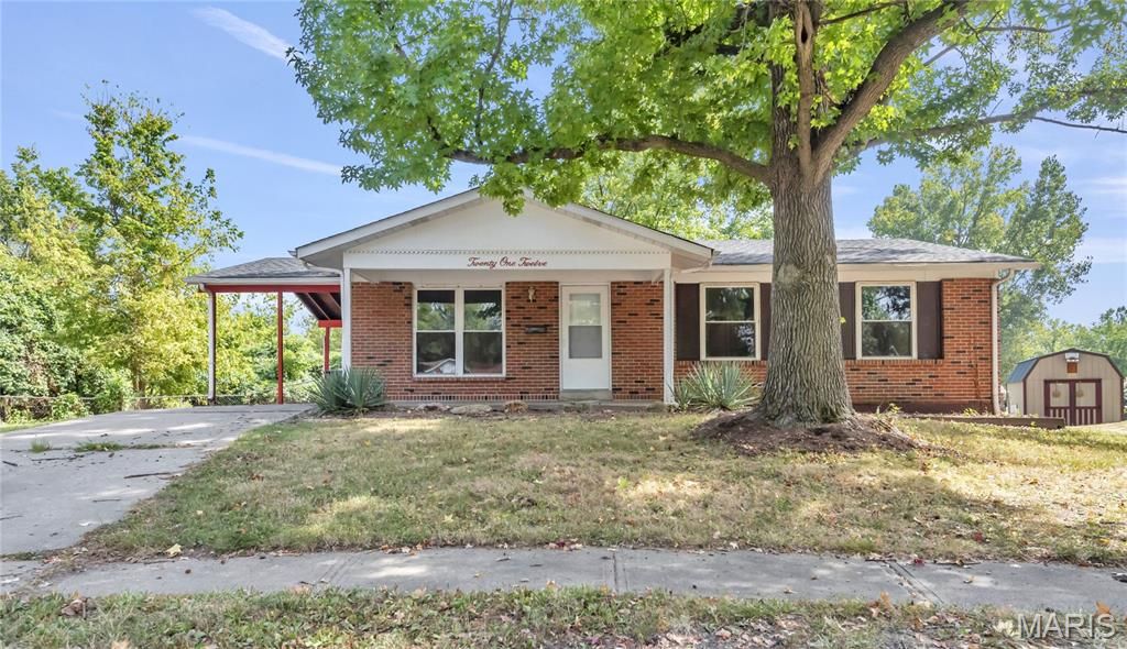 2112 Millvalley Drive, Florissant, MO 63031