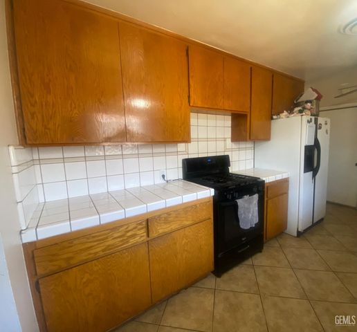 3120 Center Street, Bakersfield, CA 93306