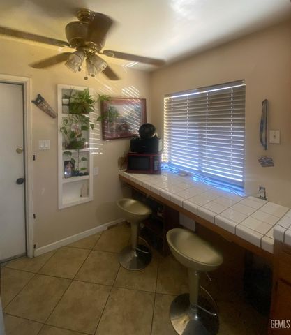 3120 Center Street, Bakersfield, CA 93306