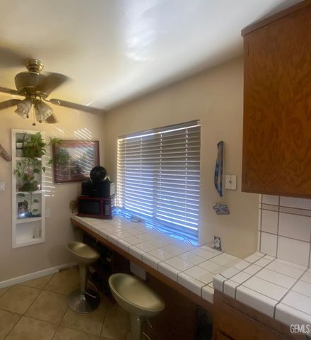3120 Center Street, Bakersfield, CA 93306
