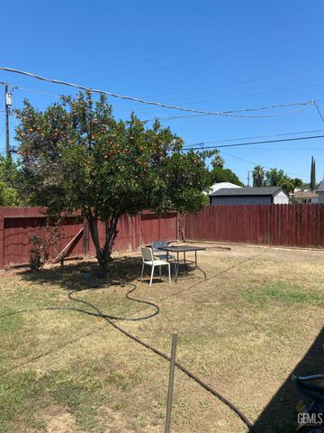 3120 Center Street, Bakersfield, CA 93306