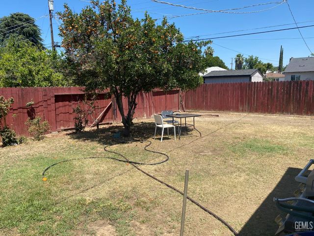 3120 Center Street, Bakersfield, CA 93306