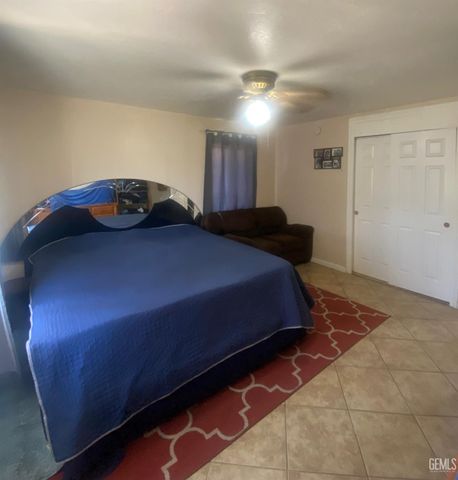 3120 Center Street, Bakersfield, CA 93306