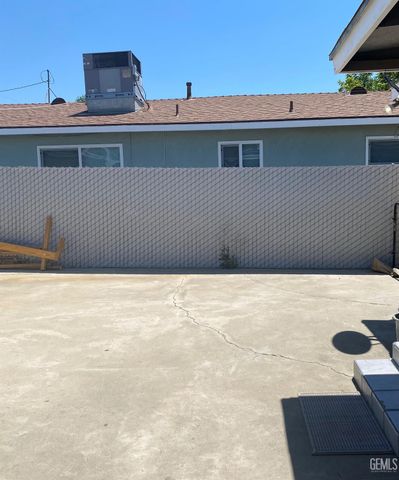 3120 Center Street, Bakersfield, CA 93306