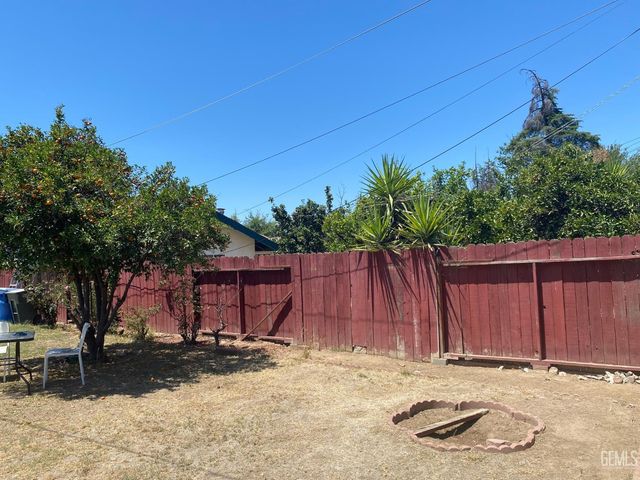 3120 Center Street, Bakersfield, CA 93306
