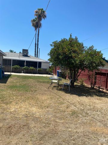 3120 Center Street, Bakersfield, CA 93306