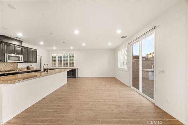 6898 Cache Way, Jurupa Valley, CA 91752