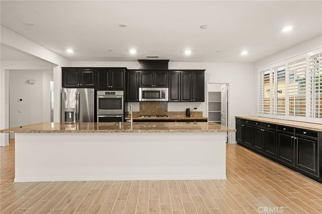 6898 Cache Way, Jurupa Valley, CA 91752