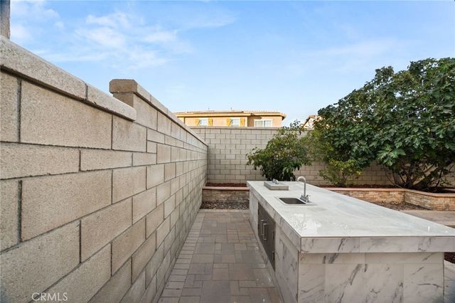 6898 Cache Way, Jurupa Valley, CA 91752