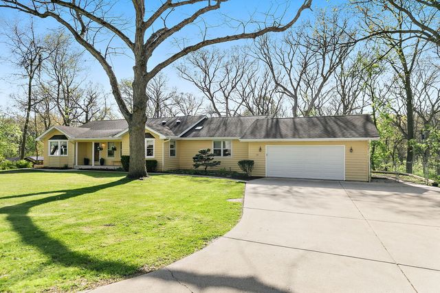 713 Council Hill Road, East Dundee, IL 60118