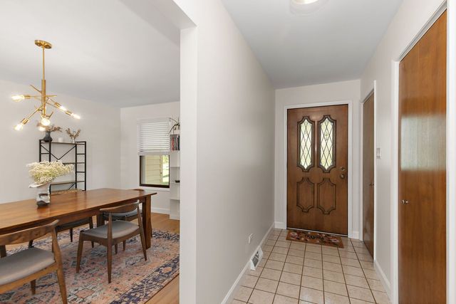 713 Council Hill Road, East Dundee, IL 60118