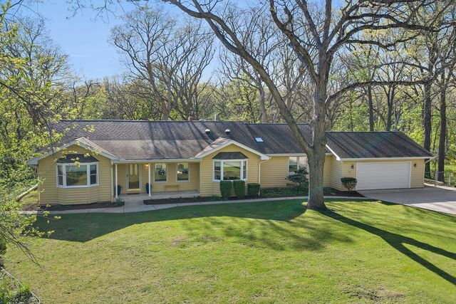 713 Council Hill Road, East Dundee, IL 60118