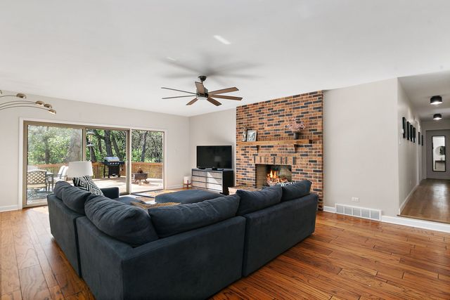 713 Council Hill Road, East Dundee, IL 60118
