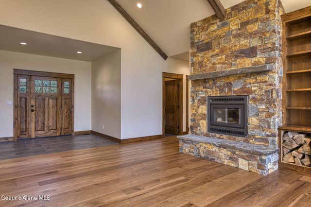 4450 Dufort Rd, Sagle, ID 83860
