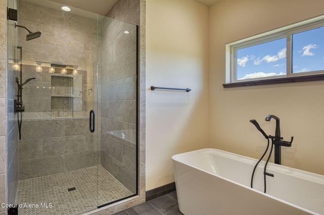 4450 Dufort Rd, Sagle, ID 83860