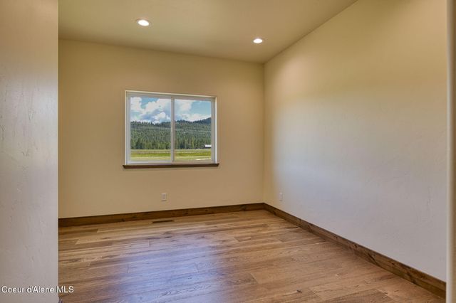 4450 Dufort Rd, Sagle, ID 83860