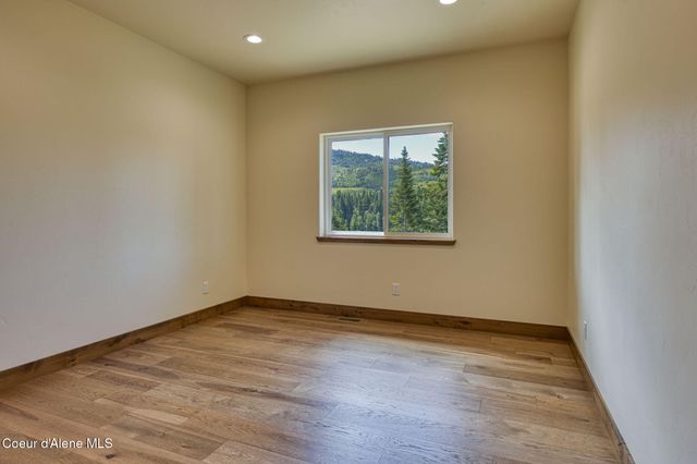 4450 Dufort Rd, Sagle, ID 83860