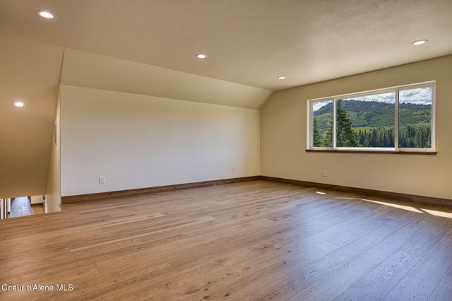 4450 Dufort Rd, Sagle, ID 83860