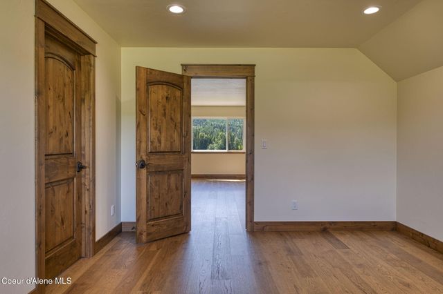4450 Dufort Rd, Sagle, ID 83860
