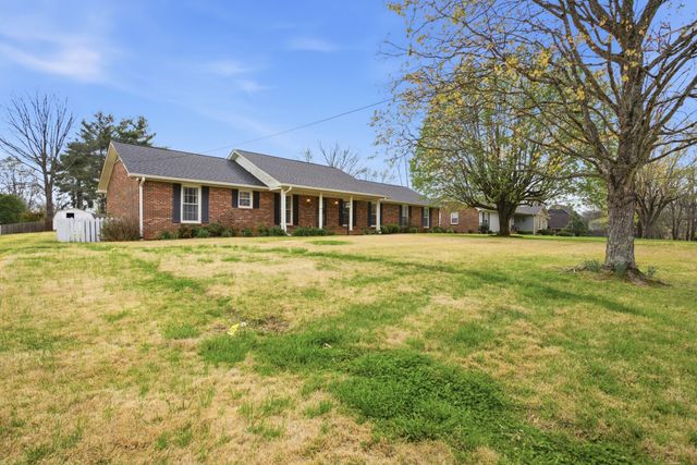 1403 Timberwood Dr, Columbia, TN 38401