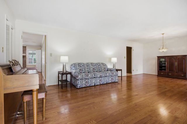 1403 Timberwood Dr, Columbia, TN 38401