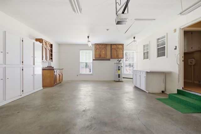 1403 Timberwood Dr, Columbia, TN 38401