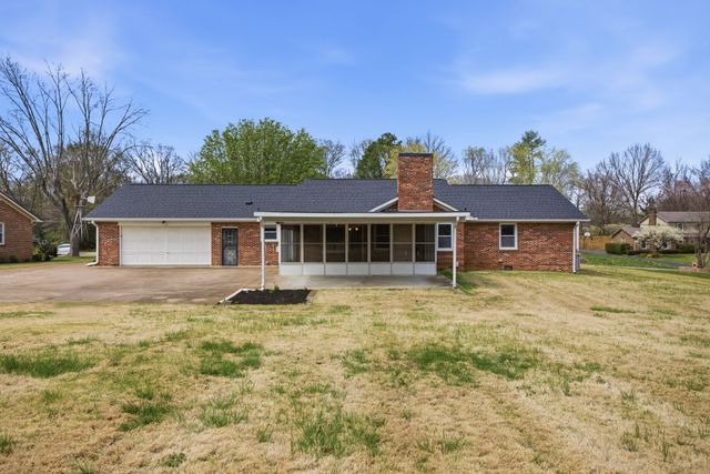 1403 Timberwood Dr, Columbia, TN 38401