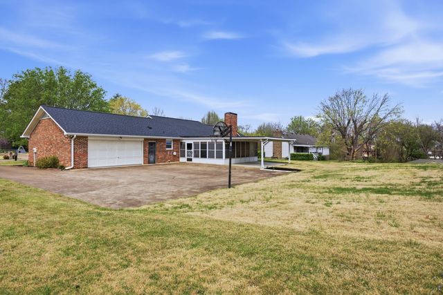 1403 Timberwood Dr, Columbia, TN 38401